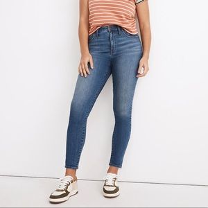 Madewell Curvy High-Rise Skinny Crop Jeans in Lander Wash